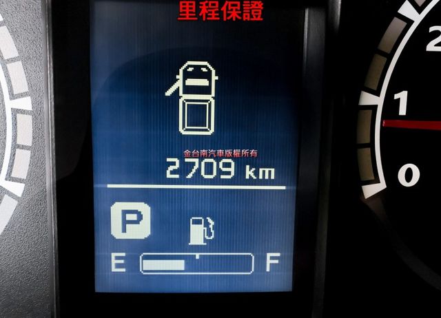 自排變速箱✓一手只跑2千✓原廠保固中✓衛星導航✓定速系統✓倒車顯影✓TCS✓全車原板件✓附全額發票✓可全貸✓  第14張相片