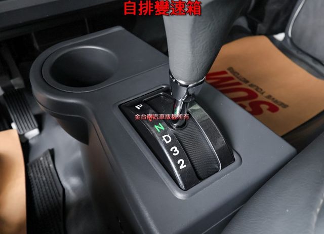 自排變速箱✓一手只跑2千✓原廠保固中✓衛星導航✓定速系統✓倒車顯影✓TCS✓全車原板件✓附全額發票✓可全貸✓  第17張相片