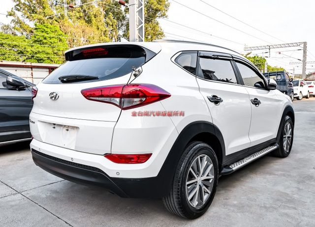 汽油時尚版✓原廠保養✓全車原板件✓車況超好✓電動椅✓影音系統✓iKEY✓雙區恆溫✓可全貸✓不用殺價就很便宜✓  第3張相片