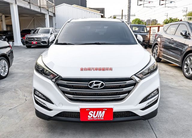 汽油時尚版✓原廠保養✓全車原板件✓車況超好✓電動椅✓影音系統✓iKEY✓雙區恆溫✓可全貸✓不用殺價就很便宜✓  第5張相片