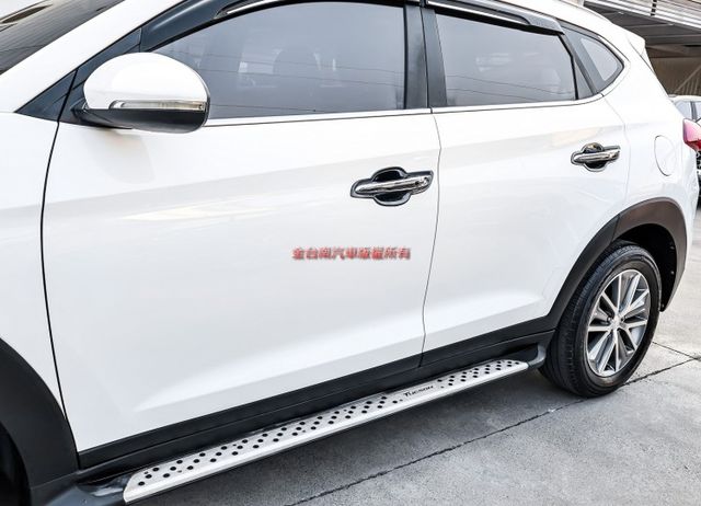 汽油時尚版✓原廠保養✓全車原板件✓車況超好✓電動椅✓影音系統✓iKEY✓雙區恆溫✓可全貸✓不用殺價就很便宜✓  第6張相片