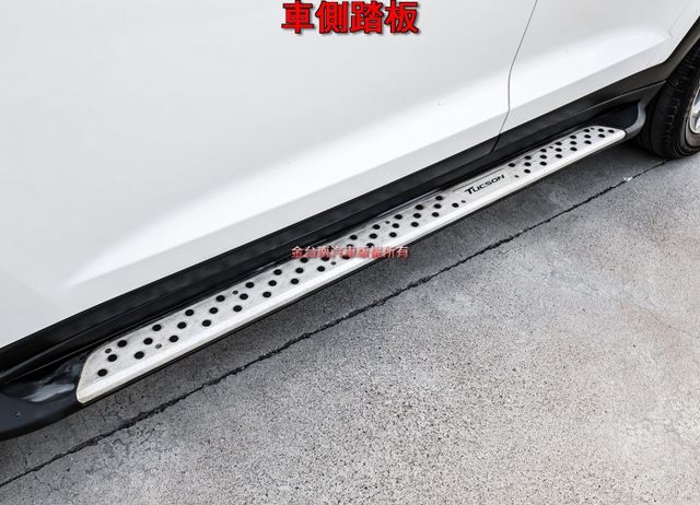 汽油時尚版✓原廠保養✓全車原板件✓車況超好✓電動椅✓影音系統✓iKEY✓雙區恆溫✓可全貸✓不用殺價就很便宜✓  第7張相片