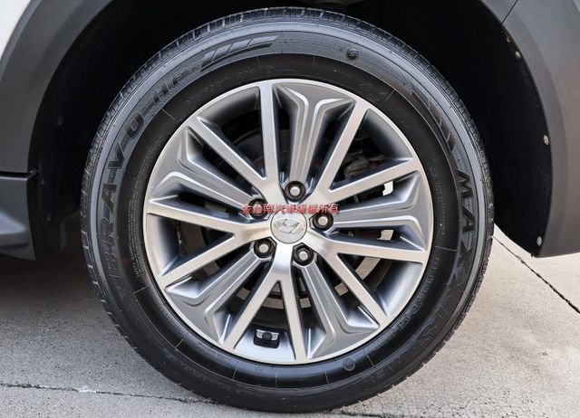 汽油時尚版✓原廠保養✓全車原板件✓車況超好✓電動椅✓影音系統✓iKEY✓雙區恆溫✓可全貸✓不用殺價就很便宜✓  第8張相片