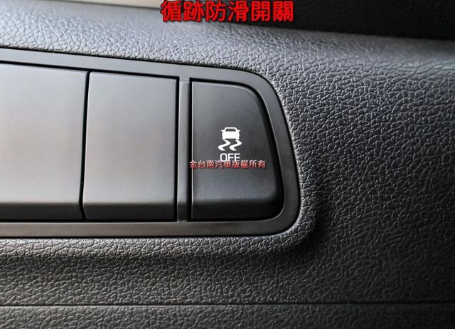 汽油時尚版✓原廠保養✓全車原板件✓車況超好✓電動椅✓影音系統✓iKEY✓雙區恆溫✓可全貸✓不用殺價就很便宜✓  第12張相片