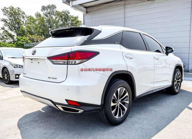 雙電動椅✓電動尾門✓ACC✓AEB✓車道維持✓車載系統✓231匹馬力✓全車原板件✓里程保證✓可全貸✓不用殺價就很便宜✓  第2張相片