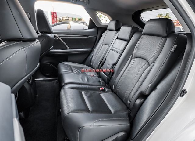 雙電動椅✓電動尾門✓ACC✓AEB✓車道維持✓車載系統✓231匹馬力✓全車原板件✓里程保證✓可全貸✓不用殺價就很便宜✓  第9張相片