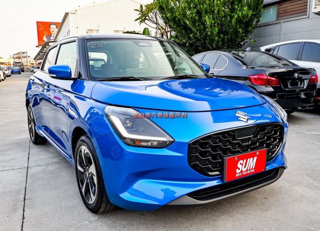 雙色黑頂✓大改版✓25年式25年領牌✓一手只跑2千5✓原板件✓ACC✓AEB✓車道維持✓車載系統✓恆溫✓iKEY✓  第4張相片