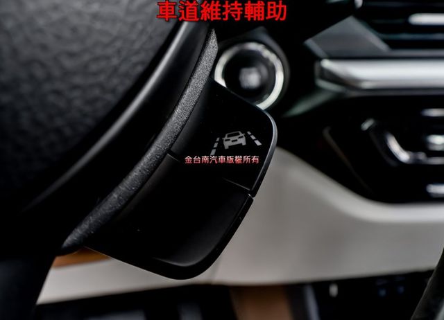 雙色黑頂✓大改版✓25年式25年領牌✓一手只跑2千5✓原板件✓ACC✓AEB✓車道維持✓車載系統✓恆溫✓iKEY✓  第14張相片