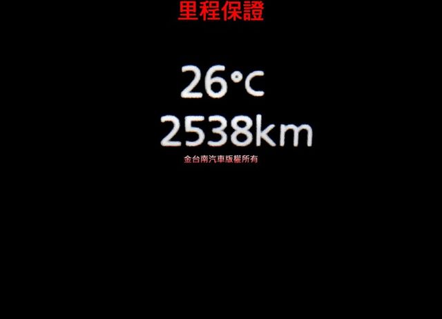 雙色黑頂✓大改版✓25年式25年領牌✓一手只跑2千5✓原板件✓ACC✓AEB✓車道維持✓車載系統✓恆溫✓iKEY✓  第15張相片