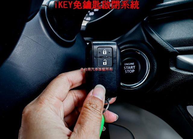 雙色黑頂✓大改版✓25年式25年領牌✓一手只跑2千5✓原板件✓ACC✓AEB✓車道維持✓車載系統✓恆溫✓iKEY✓  第16張相片