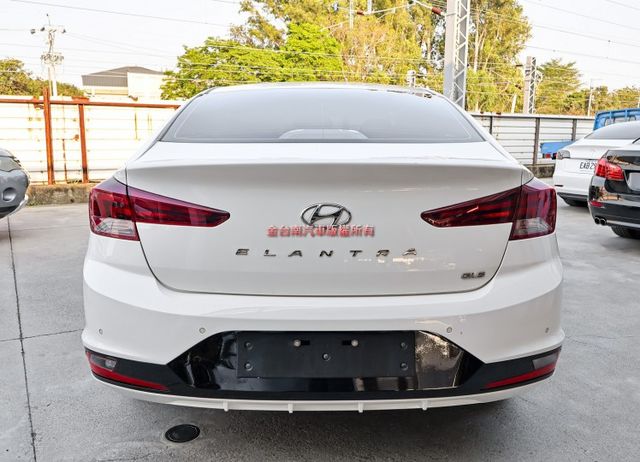 一手車✓只跑5.2萬✓里程保證✓原廠保養✓全車原板件✓TCS✓ABS✓全車六安✓可全貸✓代步通勤好選擇✓不用殺價就很便宜  第3張相片