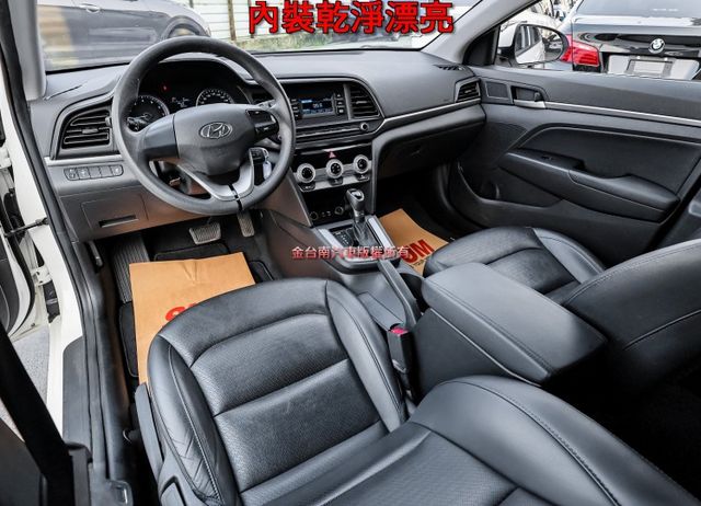 一手車✓只跑5.2萬✓里程保證✓原廠保養✓全車原板件✓TCS✓ABS✓全車六安✓可全貸✓代步通勤好選擇✓不用殺價就很便宜  第12張相片