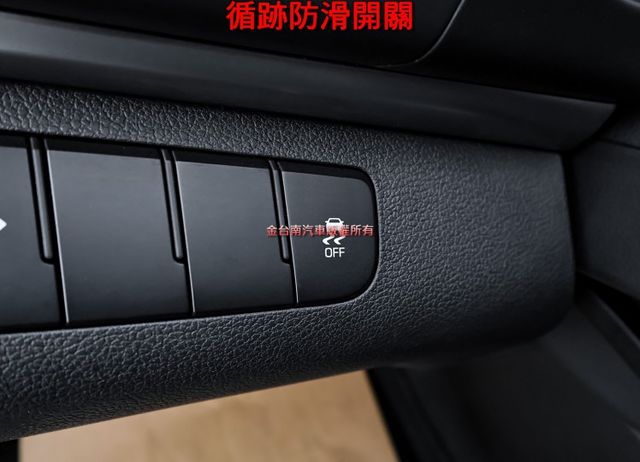 一手車✓只跑5.2萬✓里程保證✓原廠保養✓全車原板件✓TCS✓ABS✓全車六安✓可全貸✓代步通勤好選擇✓不用殺價就很便宜  第13張相片