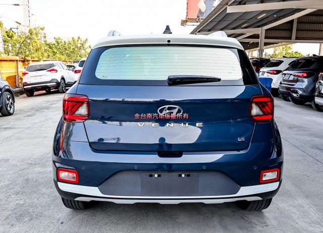 GLB✓雙色配✓一手✓只跑5.5萬✓原鈑件✓原廠保養✓定速✓iKEY✓影音✓衛星導航✓倒車顯影✓車道偏離✓AEB✓  第3張相片