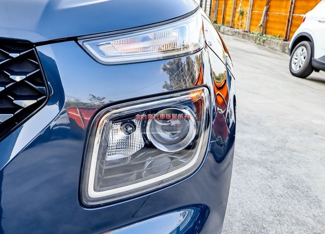 GLB✓雙色配✓一手✓只跑5.5萬✓原鈑件✓原廠保養✓定速✓iKEY✓影音✓衛星導航✓倒車顯影✓車道偏離✓AEB✓  第6張相片