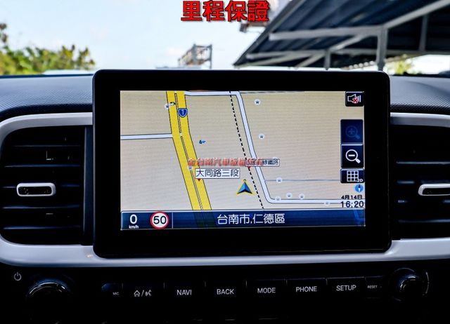 GLB✓雙色配✓一手✓只跑5.5萬✓原鈑件✓原廠保養✓定速✓iKEY✓影音✓衛星導航✓倒車顯影✓車道偏離✓AEB✓  第17張相片