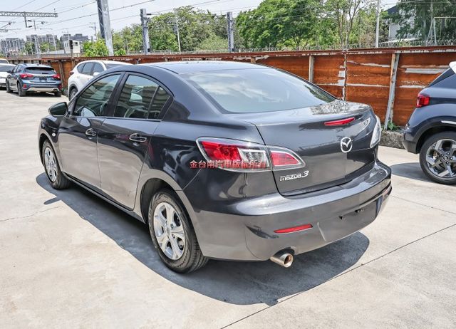 頂級版✓只跑6.6萬✓安卓主機✓衛星導航✓倒車顯影✓分區恆溫✓雙安✓可全貸✓不用殺價就很便宜✓  第2張相片