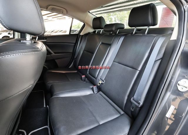 頂級版✓只跑6.6萬✓安卓主機✓衛星導航✓倒車顯影✓分區恆溫✓雙安✓可全貸✓不用殺價就很便宜✓  第11張相片