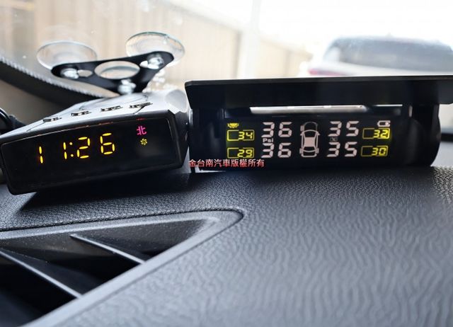 頂級版✓只跑6.6萬✓安卓主機✓衛星導航✓倒車顯影✓分區恆溫✓雙安✓可全貸✓不用殺價就很便宜✓  第16張相片