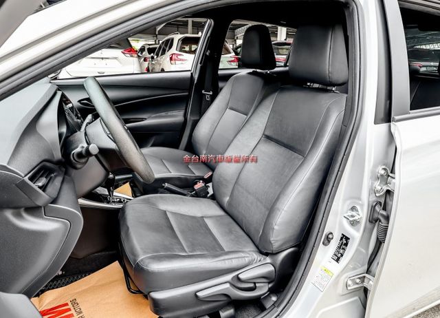 經典版✓原廠保固中✓九安✓一手車✓全車原鈑件✓循跡防滑✓ABS✓電動收折後視鏡✓里程保證✓可全貸!  第9張相片