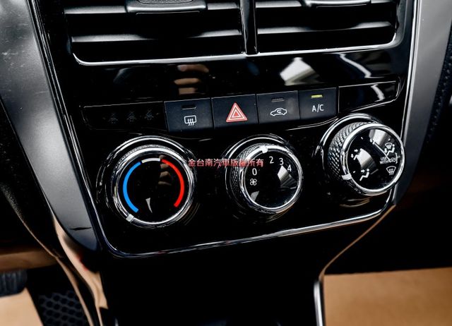 經典版✓原廠保固中✓九安✓一手車✓全車原鈑件✓循跡防滑✓ABS✓電動收折後視鏡✓里程保證✓可全貸!  第17張相片