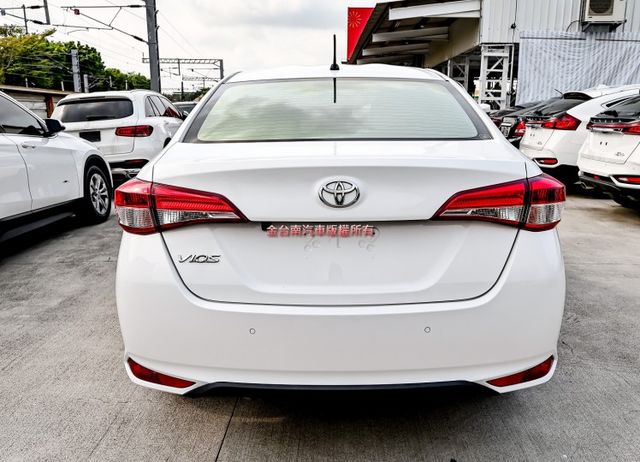 21/10出廠✓經典版✓只跑6.5萬✓全車原鈑件✓九安✓TCS✓ABS✓影音✓衛星導航✓倒車顯影✓里程保證✓  第3張相片