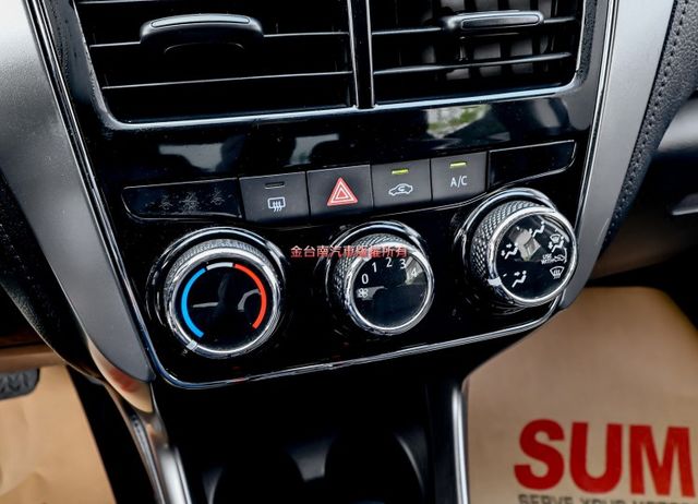 21/10出廠✓經典版✓只跑6.5萬✓全車原鈑件✓九安✓TCS✓ABS✓影音✓衛星導航✓倒車顯影✓里程保證✓  第17張相片