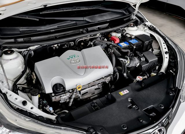 21/10出廠✓經典版✓只跑6.5萬✓全車原鈑件✓九安✓TCS✓ABS✓影音✓衛星導航✓倒車顯影✓里程保證✓  第19張相片