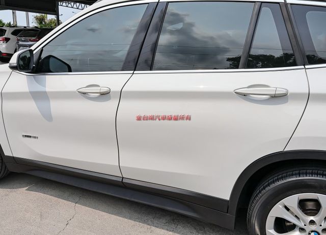 18年式原鈑件✓一手只跑9.7萬✓四輪全新胎✓車道偏離✓AEB✓定速✓iKEY✓雙電動椅✓電動尾門✓可全貸✓  第7張相片