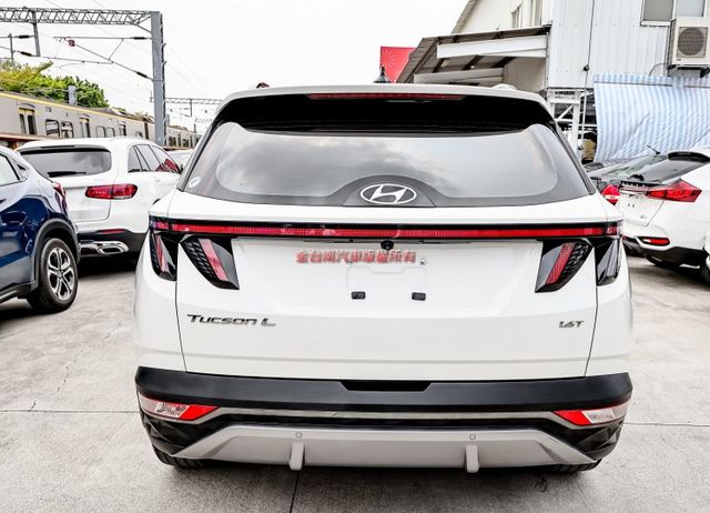 最高階GLT-B✓一手車✓全景天窗✓原廠保養✓電動尾門✓衛星導航✓車載系統✓電動椅✓環景✓iKEY✓  第3張相片