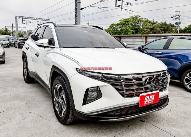 最高階GLT-B✓一手車✓全景天窗✓原廠保養✓電動尾門✓衛星導航✓車載系統✓電動椅✓環景✓iKEY✓  第4張相片