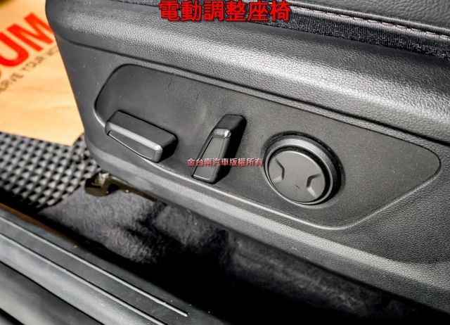 最高階GLT-B✓一手車✓全景天窗✓原廠保養✓電動尾門✓衛星導航✓車載系統✓電動椅✓環景✓iKEY✓  第10張相片