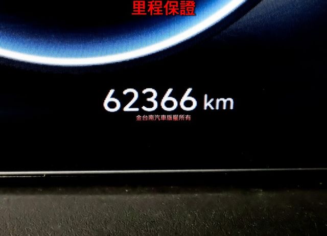 最高階GLT-B✓一手車✓全景天窗✓原廠保養✓電動尾門✓衛星導航✓車載系統✓電動椅✓環景✓iKEY✓  第14張相片