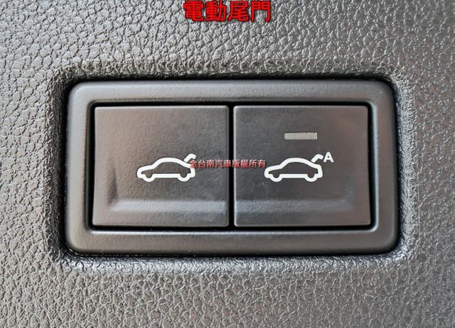 柴油R-Line旗艦✓一手只跑8.4萬✓原鈑件✓外觀套件✓ACC✓AEB✓電熱椅✓恆溫✓電動尾門✓六安✓可全貸✓  第19張相片