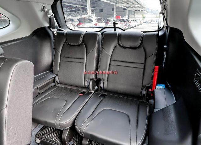 四輪剛換全胎✓輪椅活動坡道✓一手✓只跑4.3萬✓原鈑件✓ACC✓AEB✓車道偏離✓盲點✓HUD✓電動尾門✓環景✓可全貸✓  第11張相片