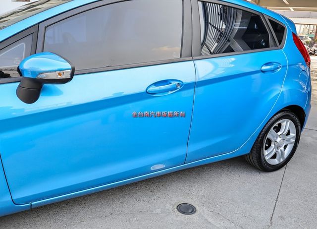 原裝進口✓一年只跑不到七千✓車況超好✓ABS✓全車四安✓不用殺價就很便宜✓  第9張相片