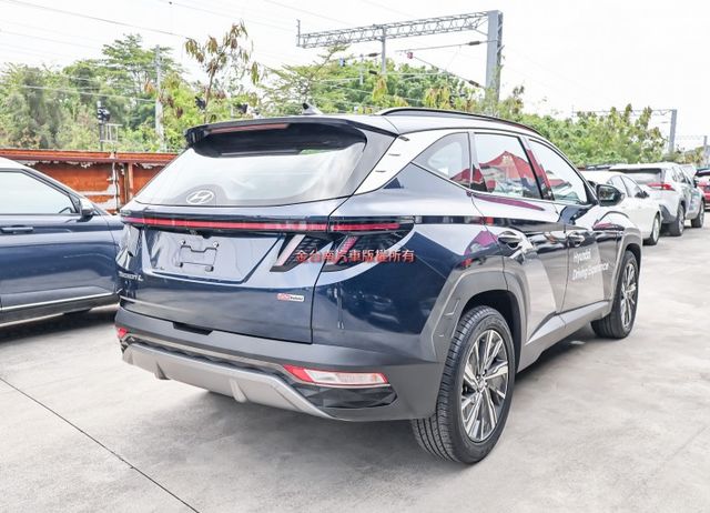 油電GLT-B✓25年式✓原廠試乘車✓原鈑件✓只跑5千✓LV2✓全景天窗✓車載系統✓iKEY✓電動椅✓電動尾門✓  第3張相片