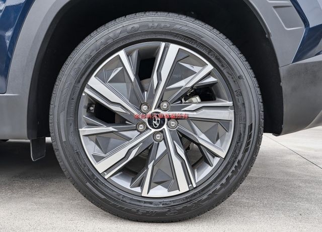 油電GLT-B✓25年式✓原廠試乘車✓原鈑件✓只跑5千✓LV2✓全景天窗✓車載系統✓iKEY✓電動椅✓電動尾門✓  第7張相片