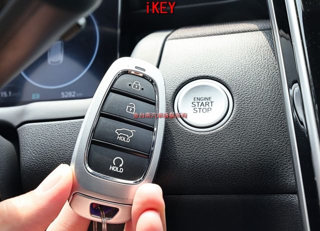 油電GLT-B✓25年式✓原廠試乘車✓原鈑件✓只跑5千✓LV2✓全景天窗✓車載系統✓iKEY✓電動椅✓電動尾門✓  第16張相片