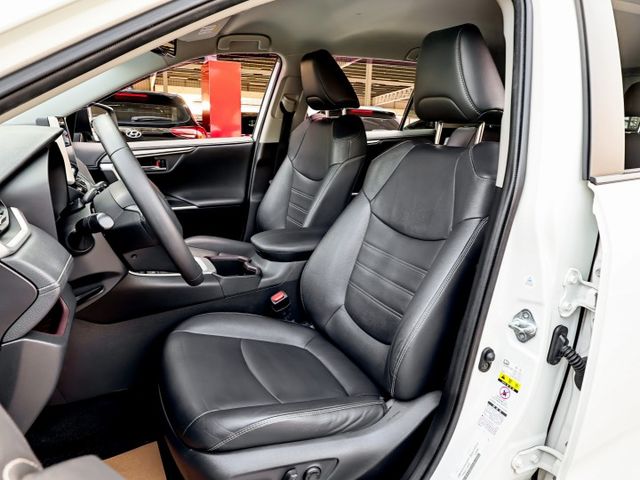 汽油尊爵版✓22年式22年領牌✓記憶椅✓雙電熱椅✓安卓影音✓衛星導航✓LV2✓雙區恆溫✓原鈑件✓iKEY✓  第9張相片