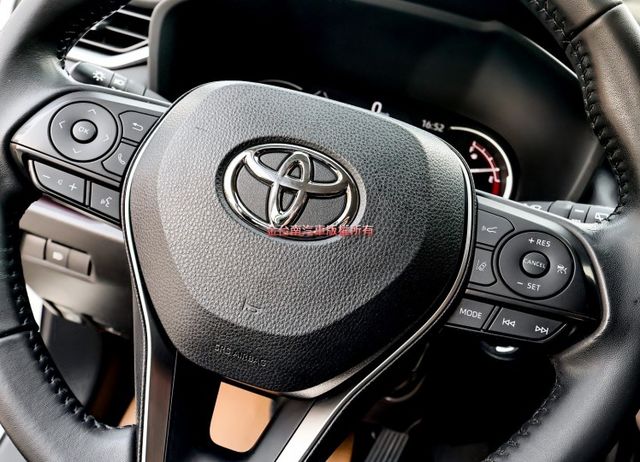 汽油尊爵版✓22年式22年領牌✓記憶椅✓雙電熱椅✓安卓影音✓衛星導航✓LV2✓雙區恆溫✓原鈑件✓iKEY✓  第14張相片