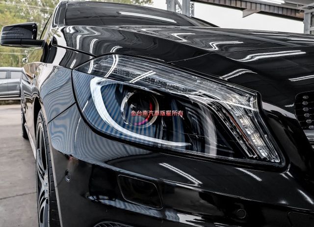 A250✓211匹馬力✓一年只跑八千多✓全車原板件✓AMG套件✓跑車椅✓換檔快撥✓電熱椅✓雙區恆溫✓可全貸✓  第5張相片