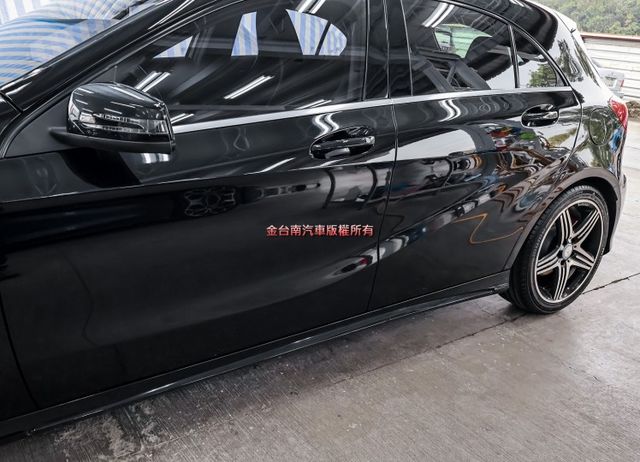 A250✓211匹馬力✓一年只跑八千多✓全車原板件✓AMG套件✓跑車椅✓換檔快撥✓電熱椅✓雙區恆溫✓可全貸✓  第6張相片