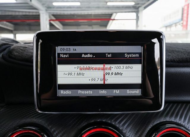 A250✓211匹馬力✓一年只跑八千多✓全車原板件✓AMG套件✓跑車椅✓換檔快撥✓電熱椅✓雙區恆溫✓可全貸✓  第14張相片