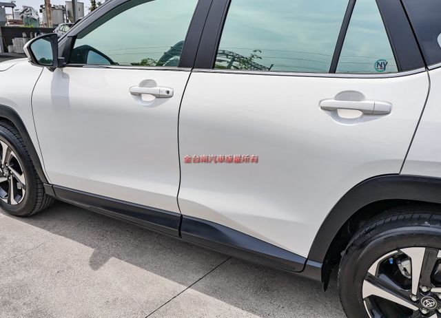 酷動影音特仕版✓一手車✓只跑2.5萬✓原鈑件✓原廠保養✓加裝環景✓原廠NAVI✓LV2✓車載系統✓iKEY✓可全貸✓  第7張相片