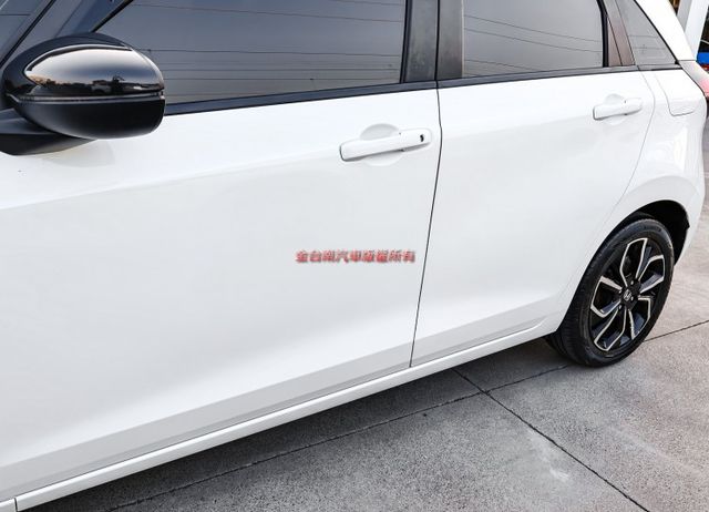 油電版✓只跑九千✓里程保證✓油耗平均26.9km/ltr✓倒車顯影✓LV2安全輔助✓車載系統✓恆溫✓可全貸✓  第6張相片