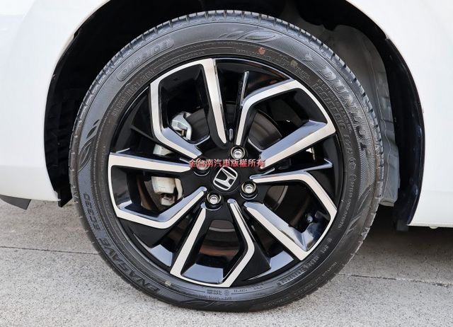 油電版✓只跑九千✓里程保證✓油耗平均26.9km/ltr✓倒車顯影✓LV2安全輔助✓車載系統✓恆溫✓可全貸✓  第7張相片