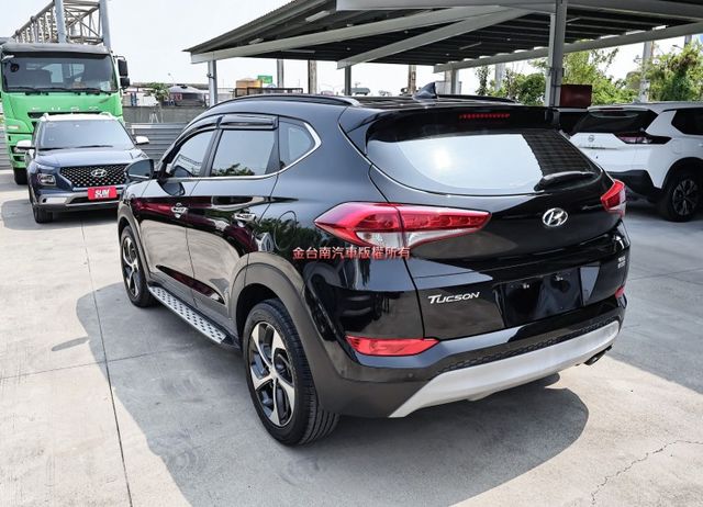 柴油4WD旗艦版✓全車原鈑件✓全景天窗✓電動椅✓電動尾門✓恆溫✓iKEY✓TCS✓ABS✓六安✓LED頭燈✓里程保證✓  第2張相片