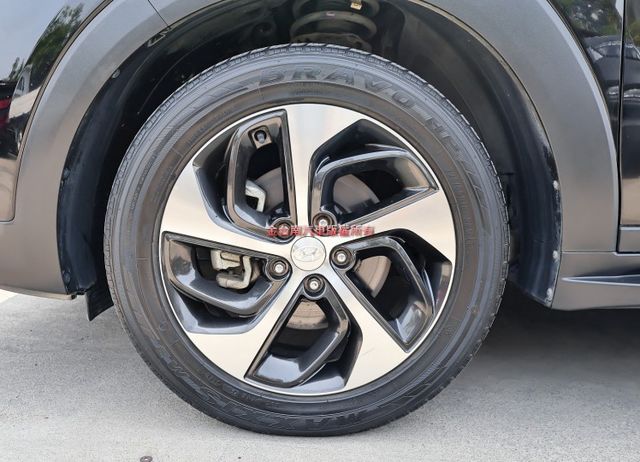 柴油4WD旗艦版✓全車原鈑件✓全景天窗✓電動椅✓電動尾門✓恆溫✓iKEY✓TCS✓ABS✓六安✓LED頭燈✓里程保證✓  第7張相片