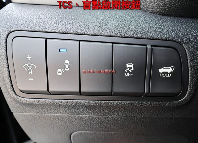 柴油4WD旗艦版✓全車原鈑件✓全景天窗✓電動椅✓電動尾門✓恆溫✓iKEY✓TCS✓ABS✓六安✓LED頭燈✓里程保證✓  第12張相片